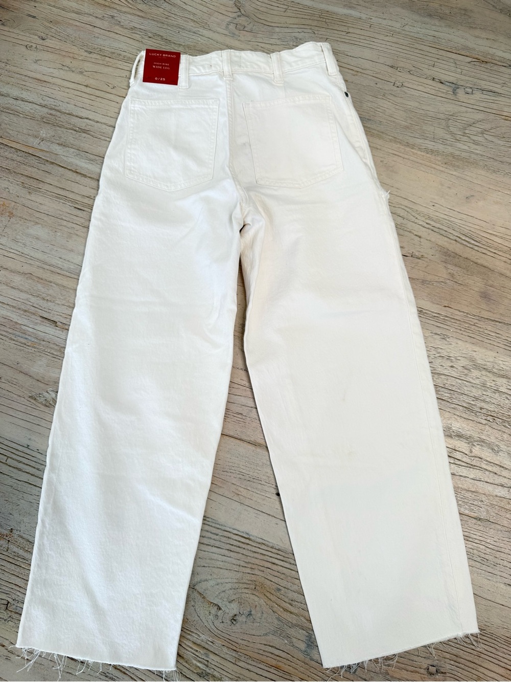 Lucky Brand Legend white High Rise Crop Jeans
New With Tags size 25 - Picture 6 of 13